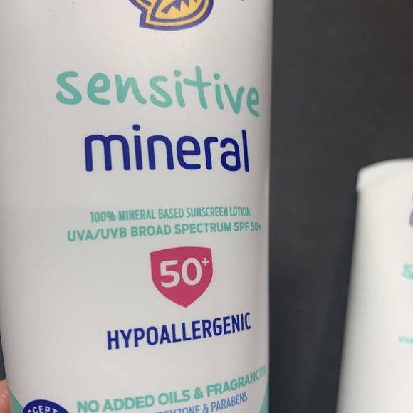 Banana Boat Simply Protect Sensitive Sunscreen Lotion SPF 50+ - Lot of 2 - Picture 4 of 4